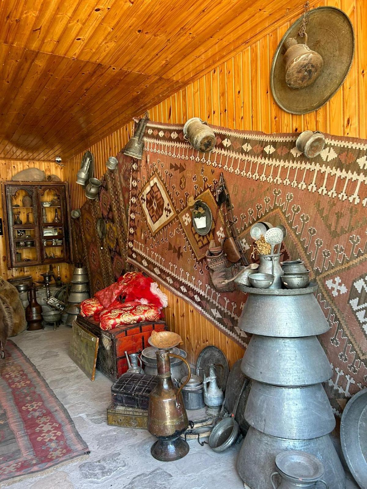 Karvansaray Lahic Luaran gambar